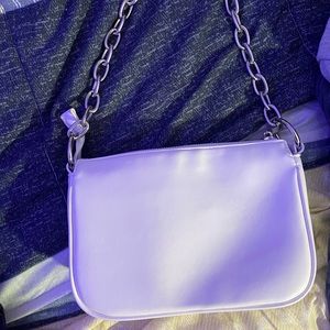 White shoulder bag